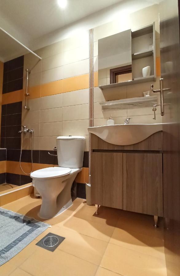 To Agioklima Hotel Ioannina Eksteriør billede